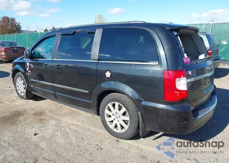 2013 Chrysler Town & Country Touring z USA, uszkodzony, nr VIN 2C4RC1BG4DR692662